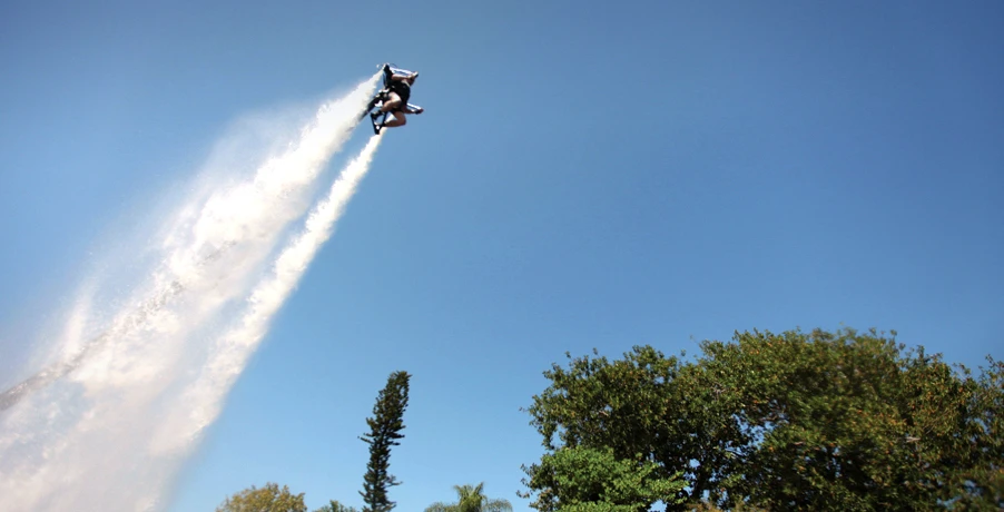 The Jetlev R200 Flyer