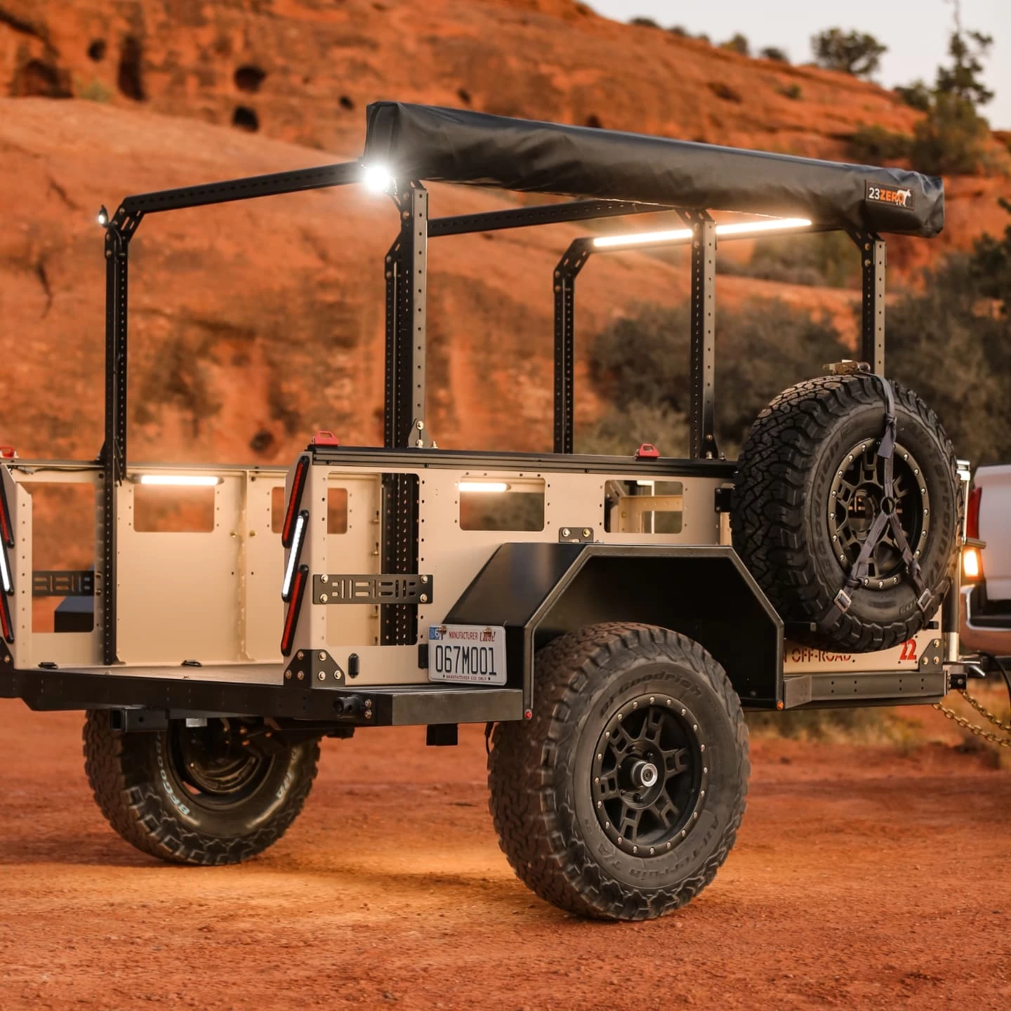 The standard bed lights keep cargo visible at night, and the available crossbar lights serve as area and extra trailer lights