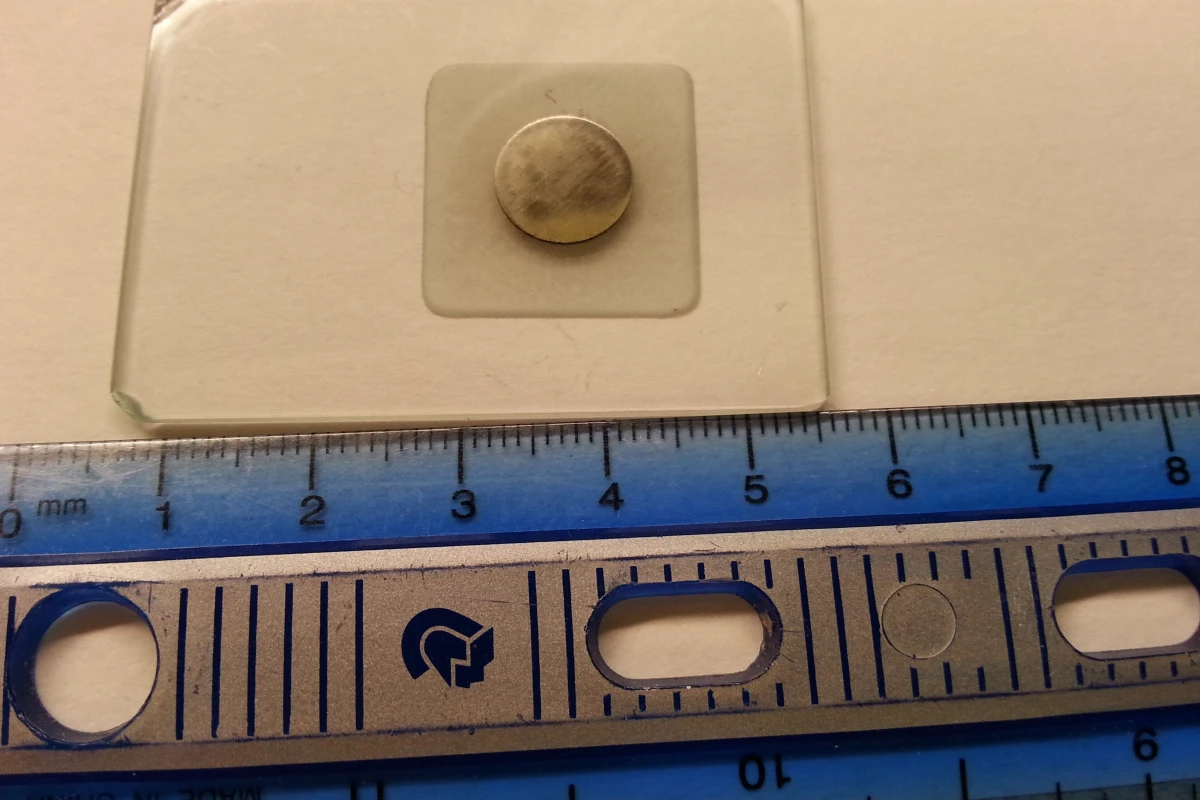 A sample of the high-entropy alloy (Photo: North Carolina State University)