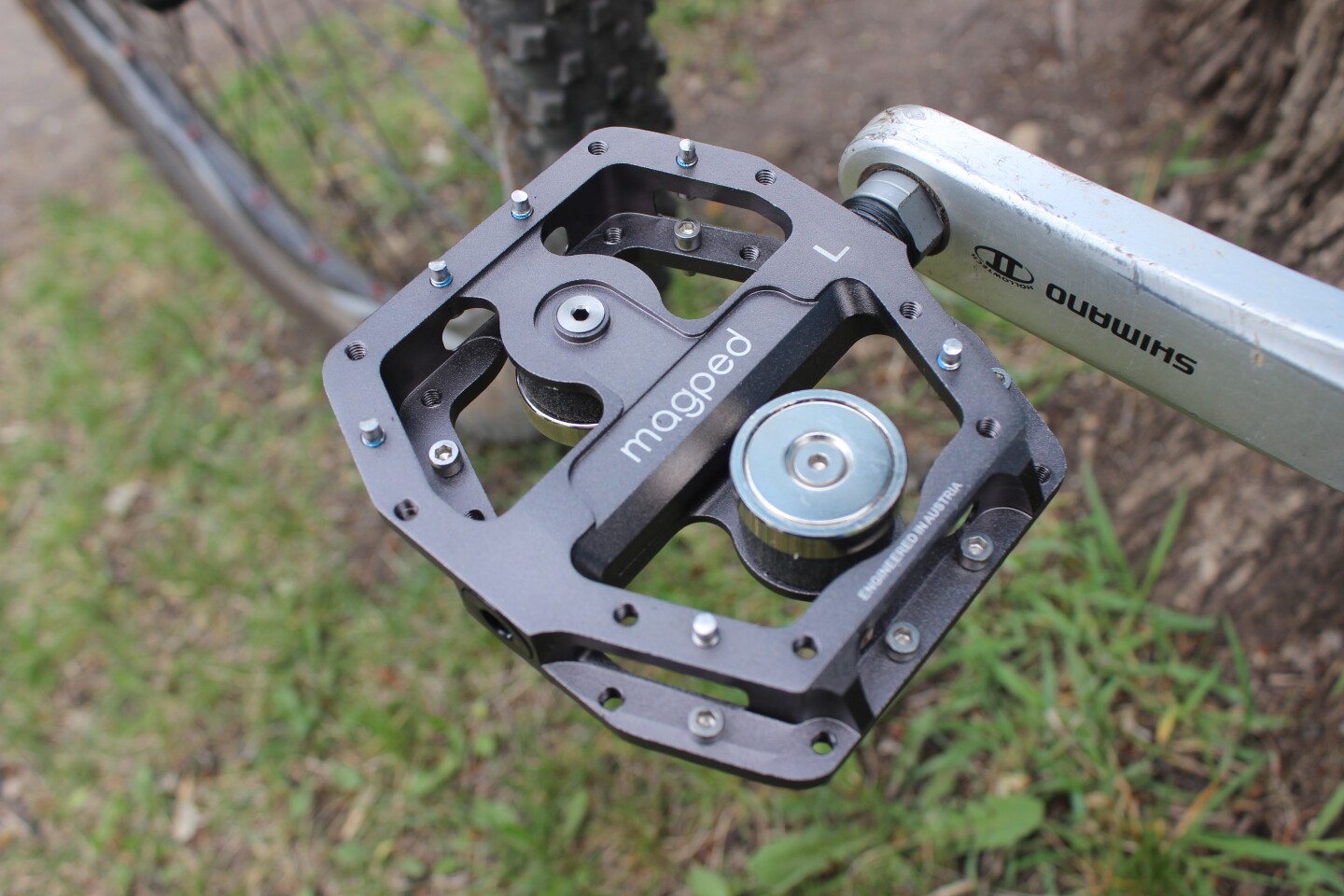 5 bike pedals that set out to do more