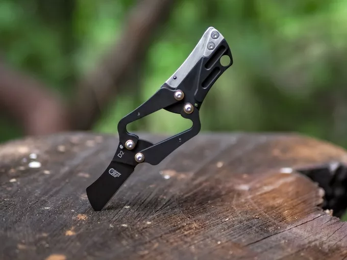 The Lyra knife is currently the subject of a Kickstarter campaign