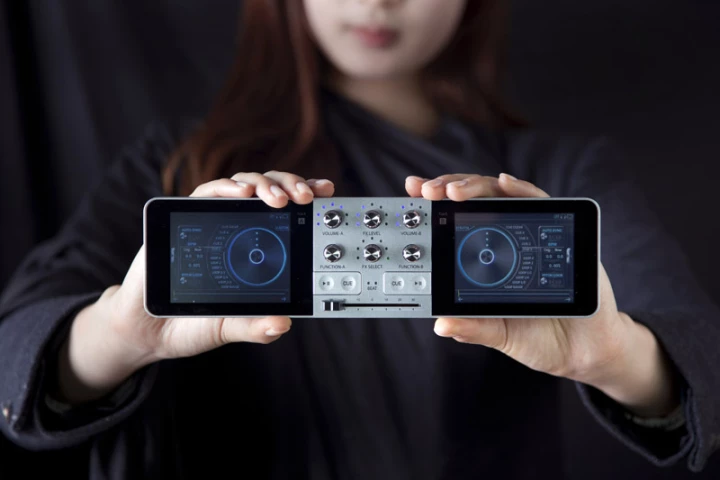 The PDJ portable stand-alone DJ system and music production studio