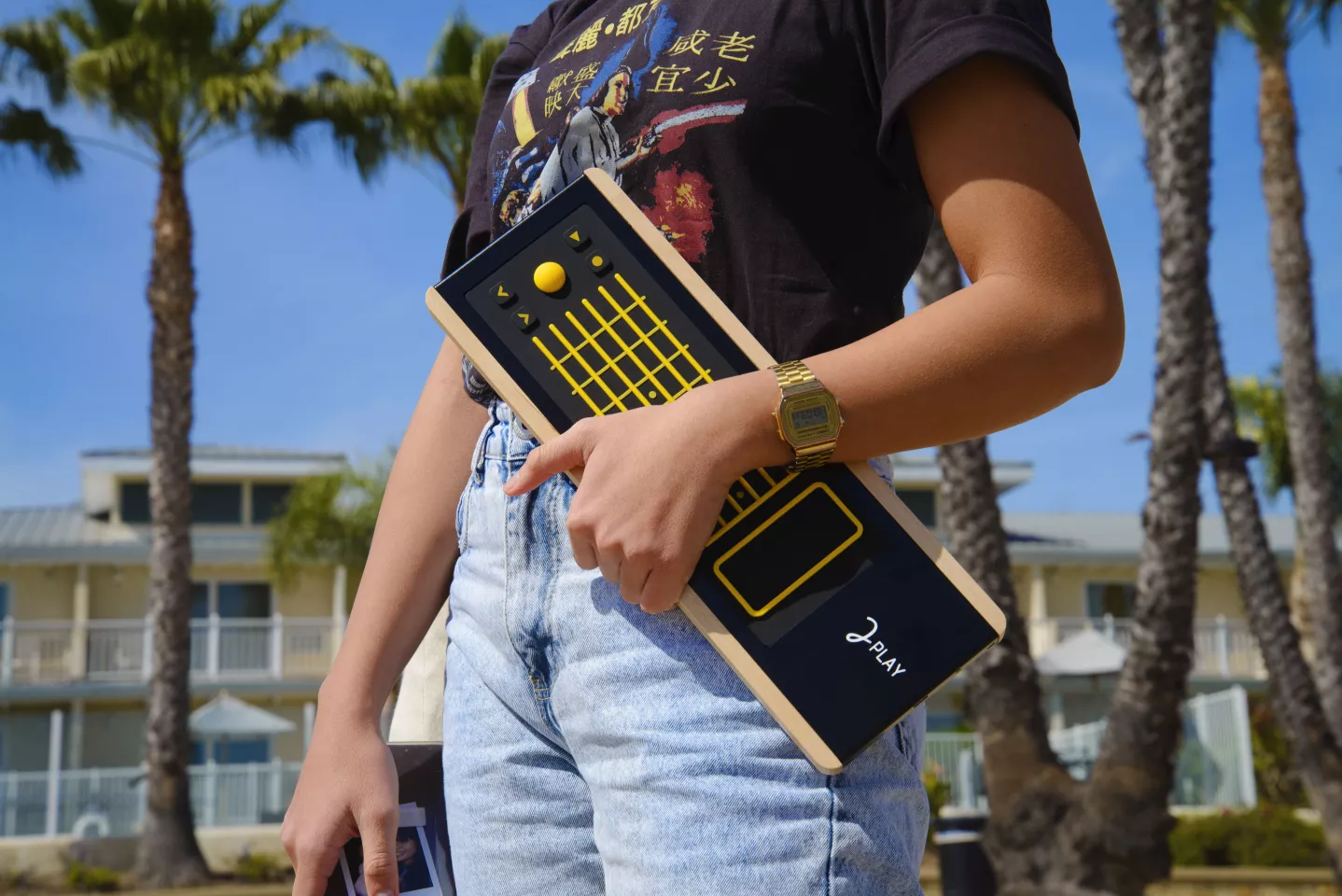 The Joué Play is made up of a main board, silicone instrument modules and a companion mobile app
