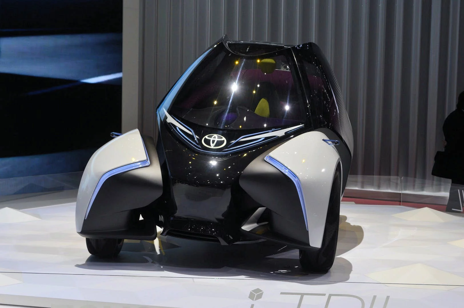 The Toyota i-Tril does a tilting curtsy for its debut in Geneva this week