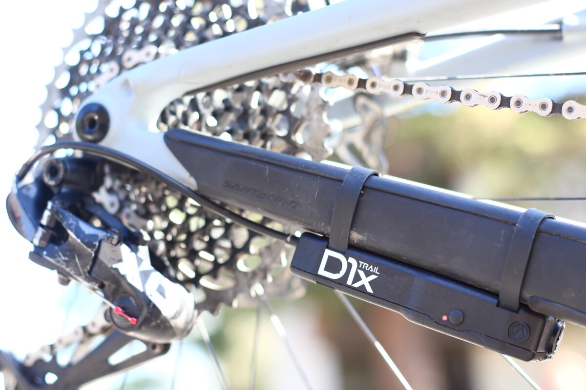 D1x Trail electronically shifts "old school" derailleurs