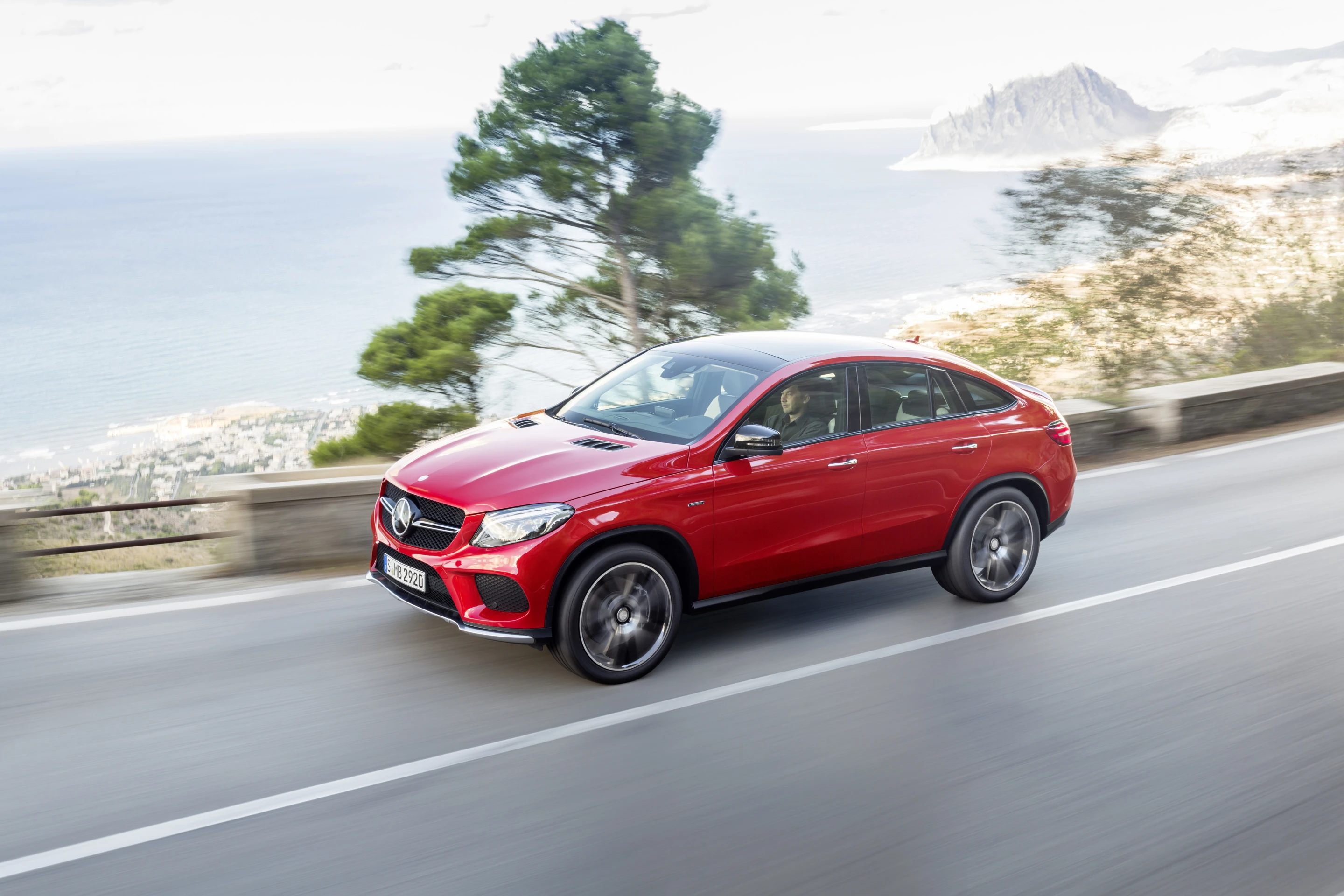 Mercedes has tried to combine a commanding driving position with coupe-like styling and handling characteristics