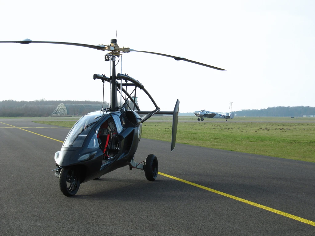 The PAL-V on the runway ready for its maiden flight (Photo: PAL-V)