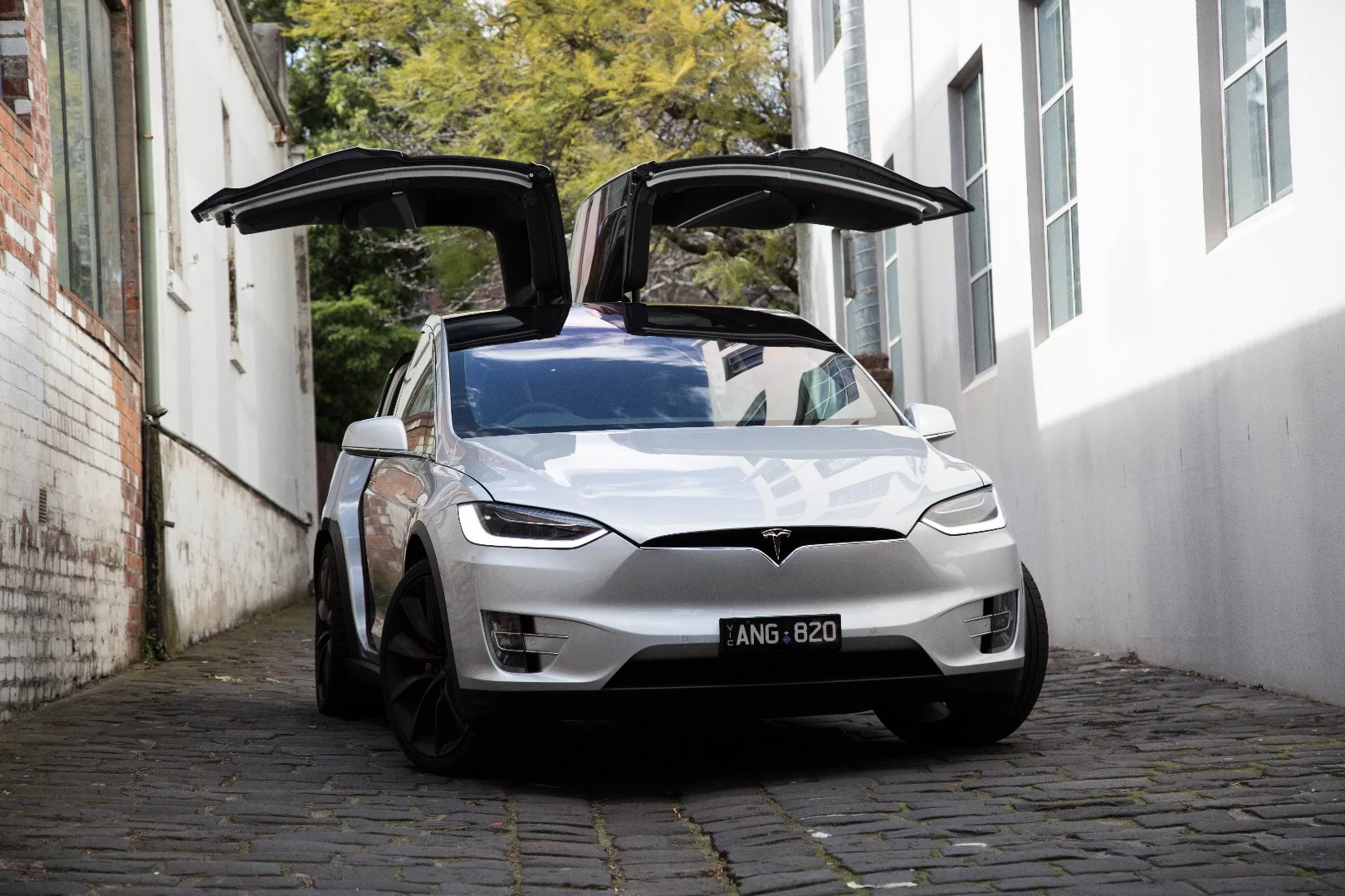 New Atlas spends some time behind the wheel of the Model X