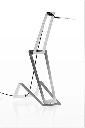 The Flaca's stand requires only four bends to assemble