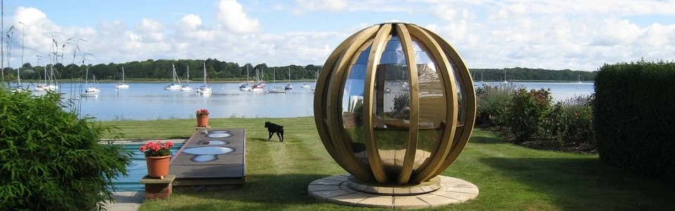 The Rotating Lounger has a diameter of 7.5 feet can adapt to being used as a dinning pod, lounge, study or even a camping area