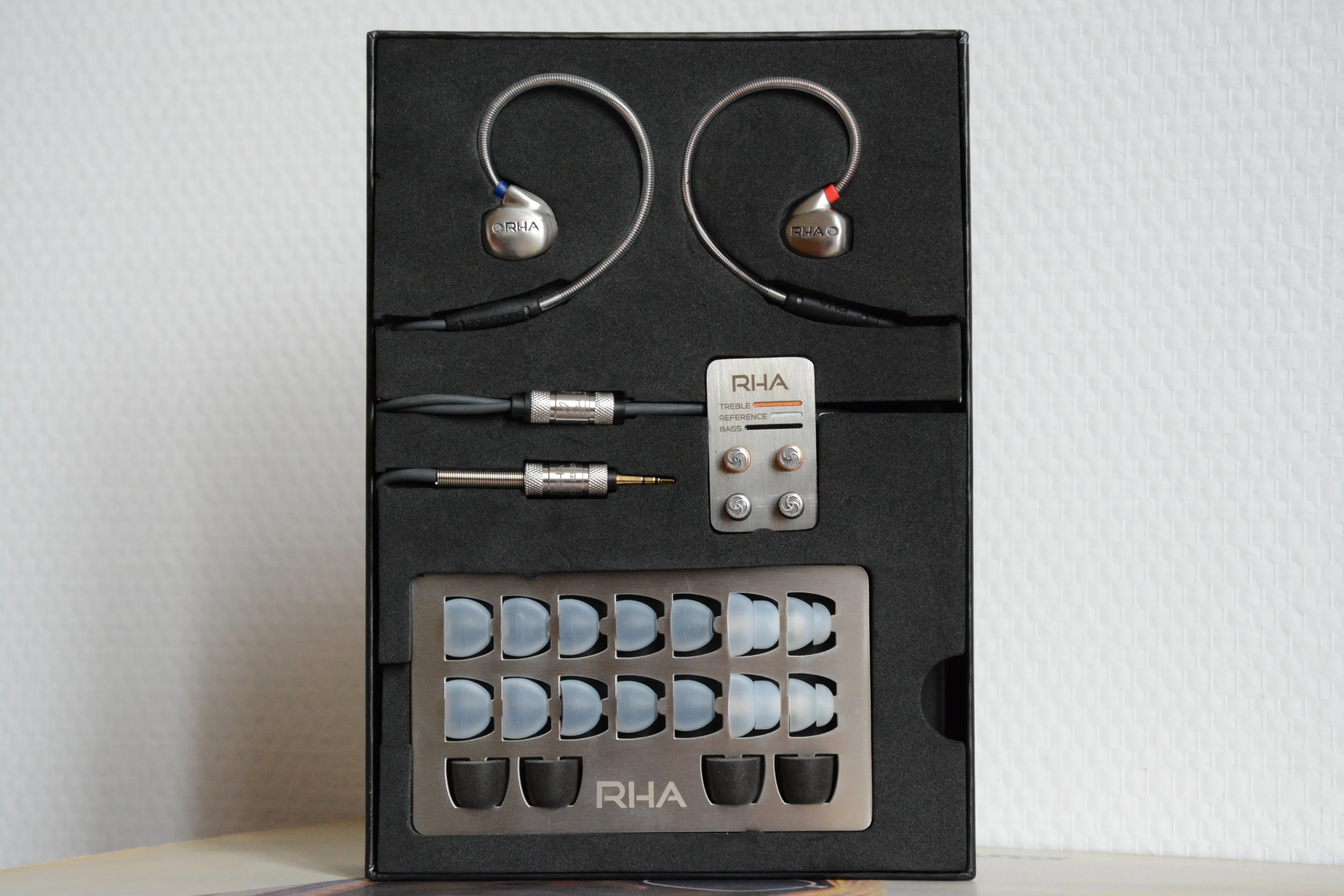 The T10 in-ear headphones come with 10 tips, three tuning filters and a carry pouch (Photo: Paul Ridden/Gizmag.com)