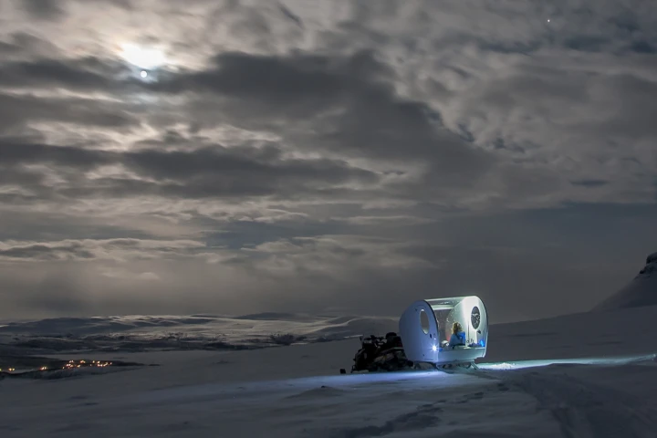 The Aurora Bubble Sled give visitors the opportunity to view the Northern Lights in solitude and away from any light pollution, while also experiencing the wilderness of the Artic Tundra