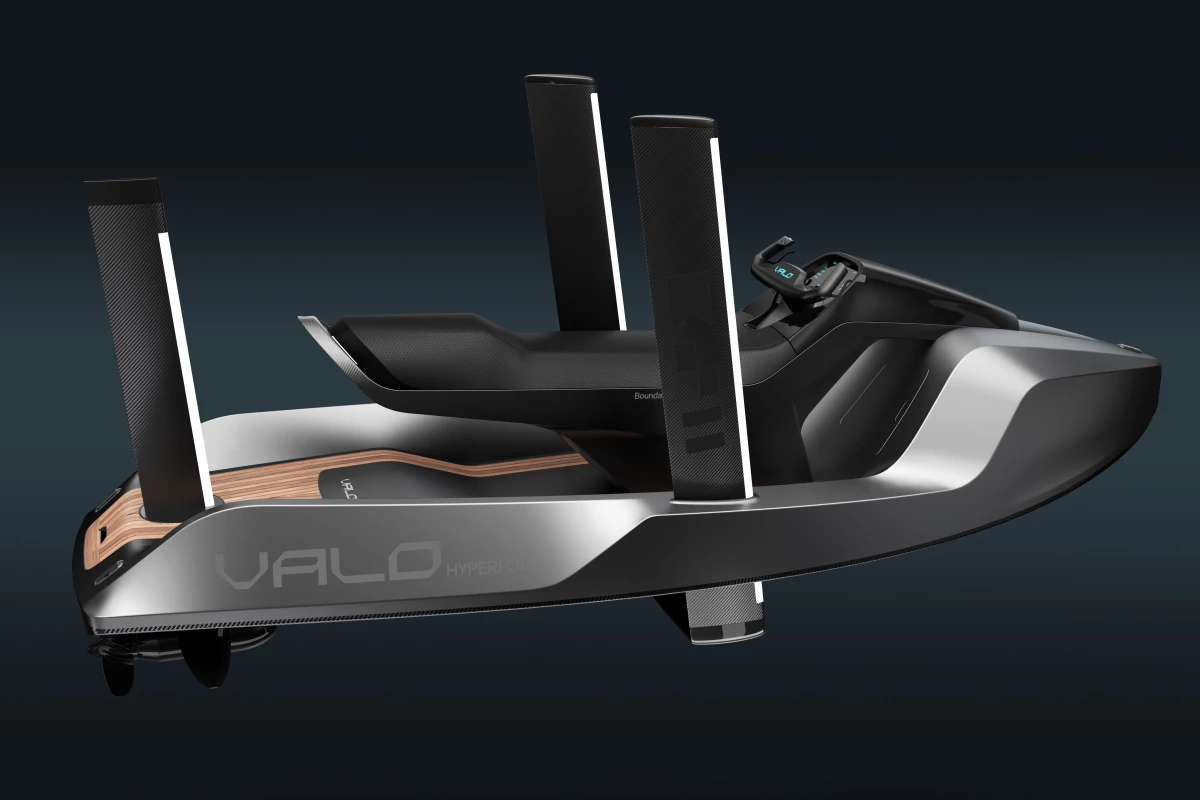 Extendable blade legs keep the foils close to the hull in shallow water