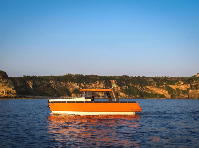 The E30's design includes a safety bumper system around its exterior