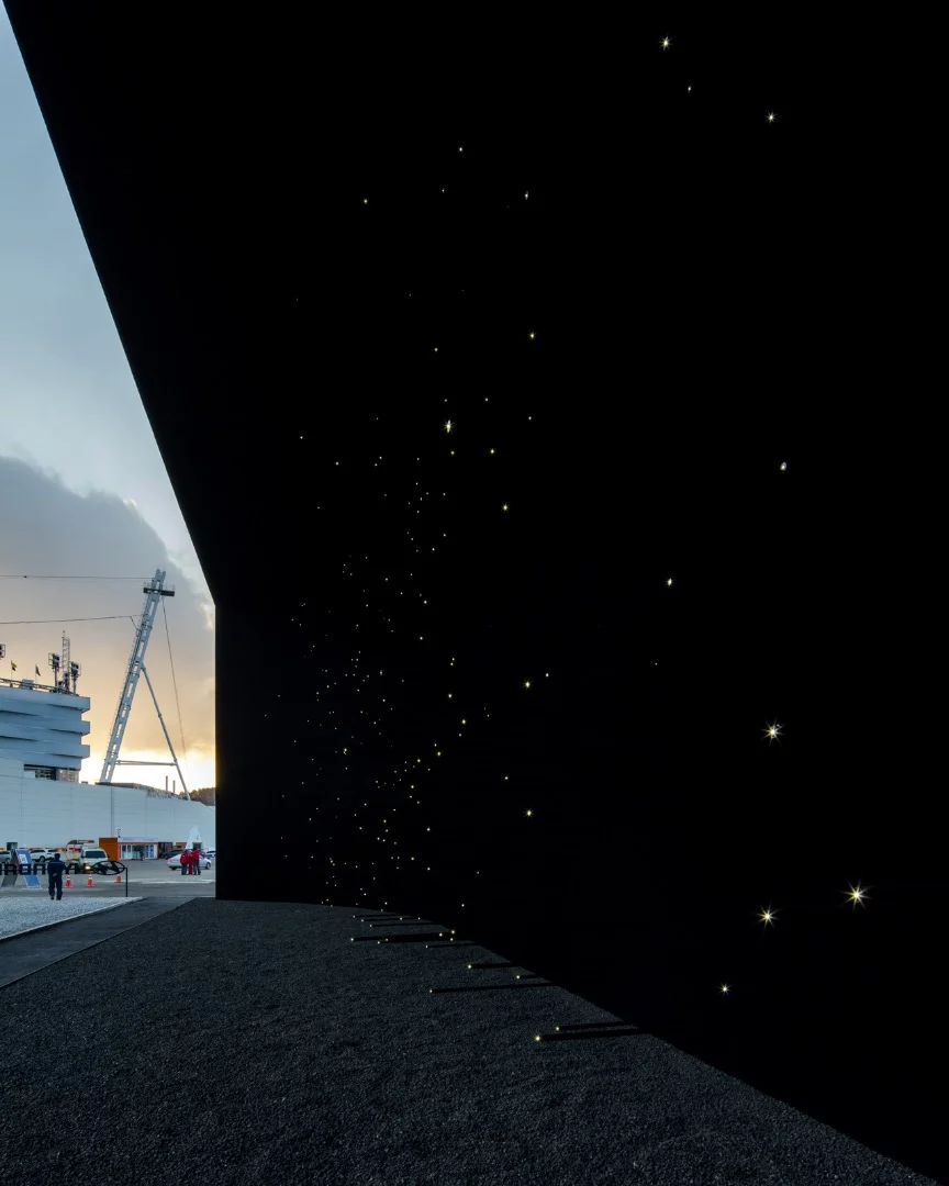 The super-black structure is covered in Vantablack VBx2 spray paint