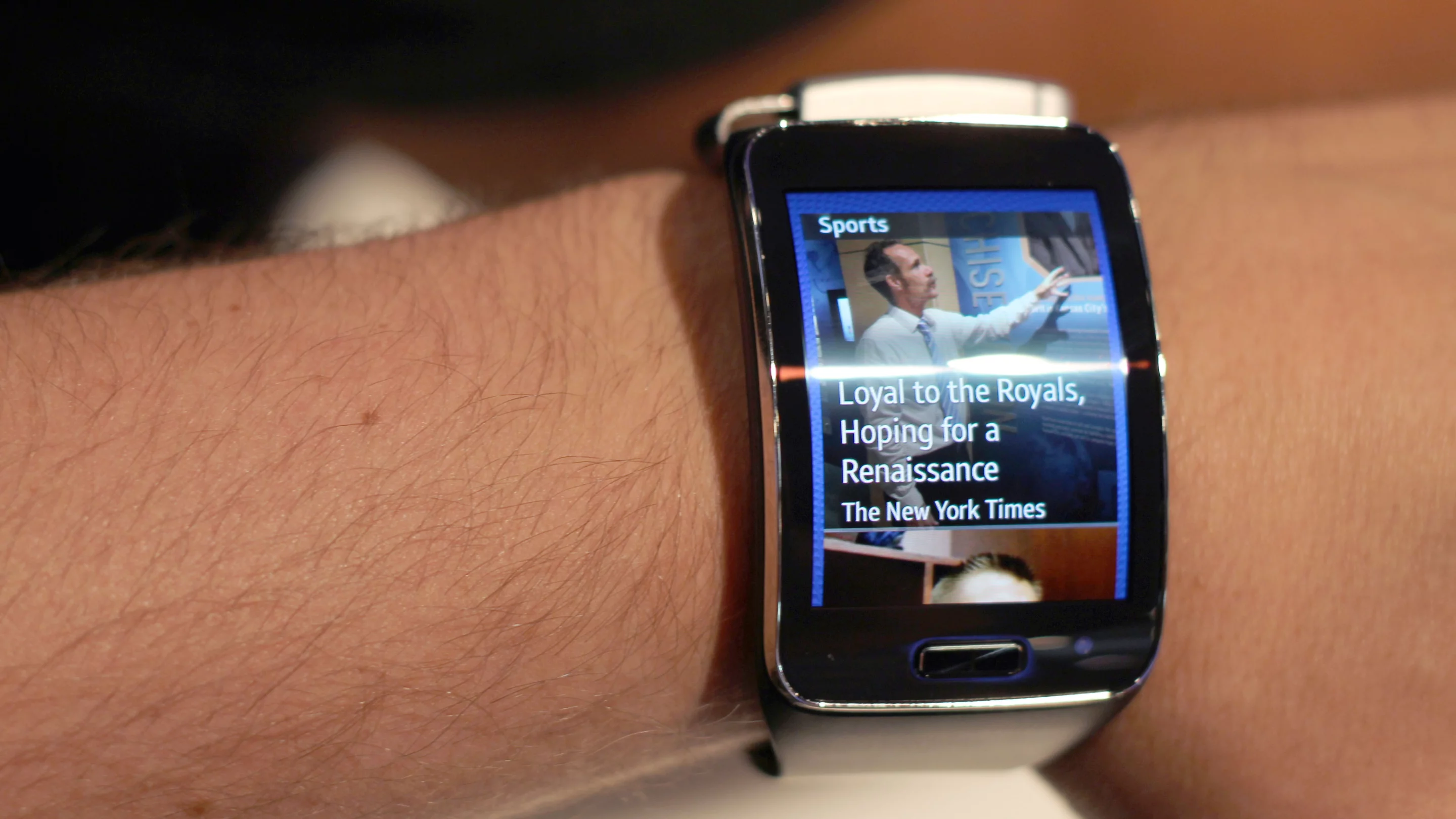Samsung Gear S (Photo: Will Shanklin/Gizmag.com)