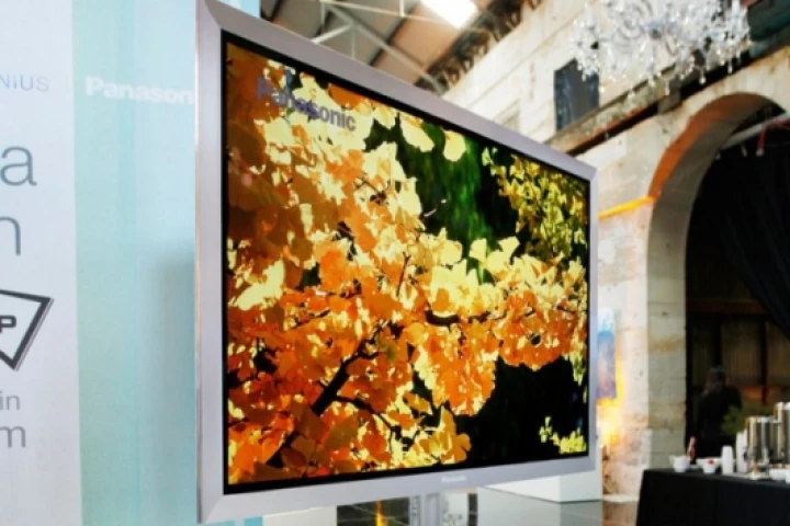 Panasonic's prototype 8.8mm thin 50-inch plasma