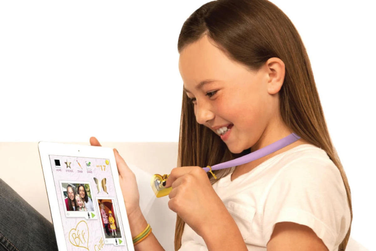 iHeart Locket is an iPad based diary for children which can be locked using an accompanying smart necklace pendant