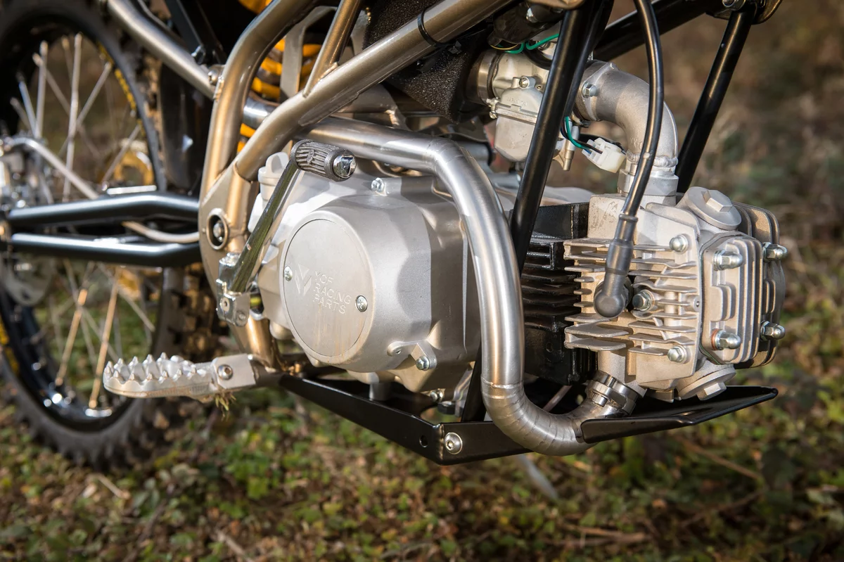 Power is provided by a 4-stroke, single-cylinder, 125cc YX or Daytona-Japan engine, although upgrades up to 190cc are possible