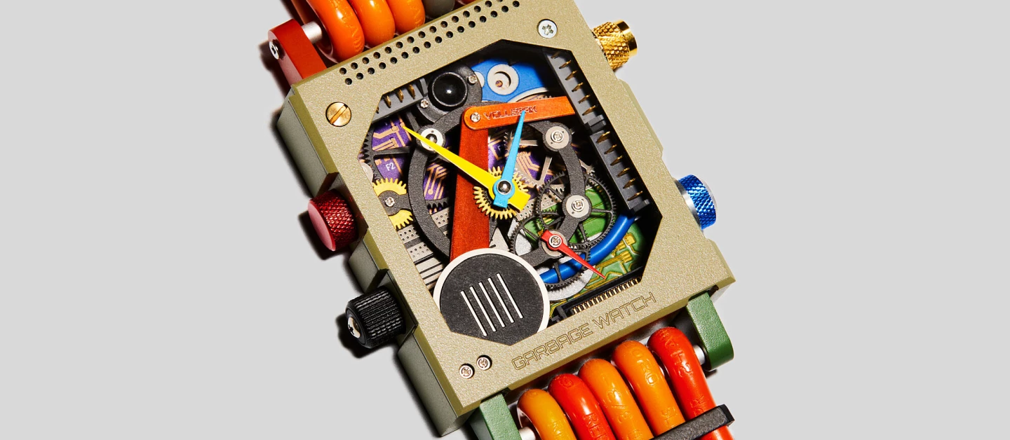 Examples of materials to be used include wiring from discarded TVs, microchips from deactivated smartphones and motherboards from retired computers