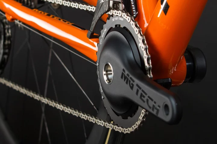 Ultime Ti has a planetary gear system built into the drive-side crank