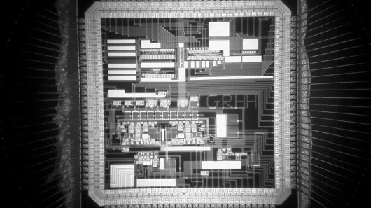 An image of the computer chip developed by MIT that mimics the activity of neurons in the brain (Photo: MIT)