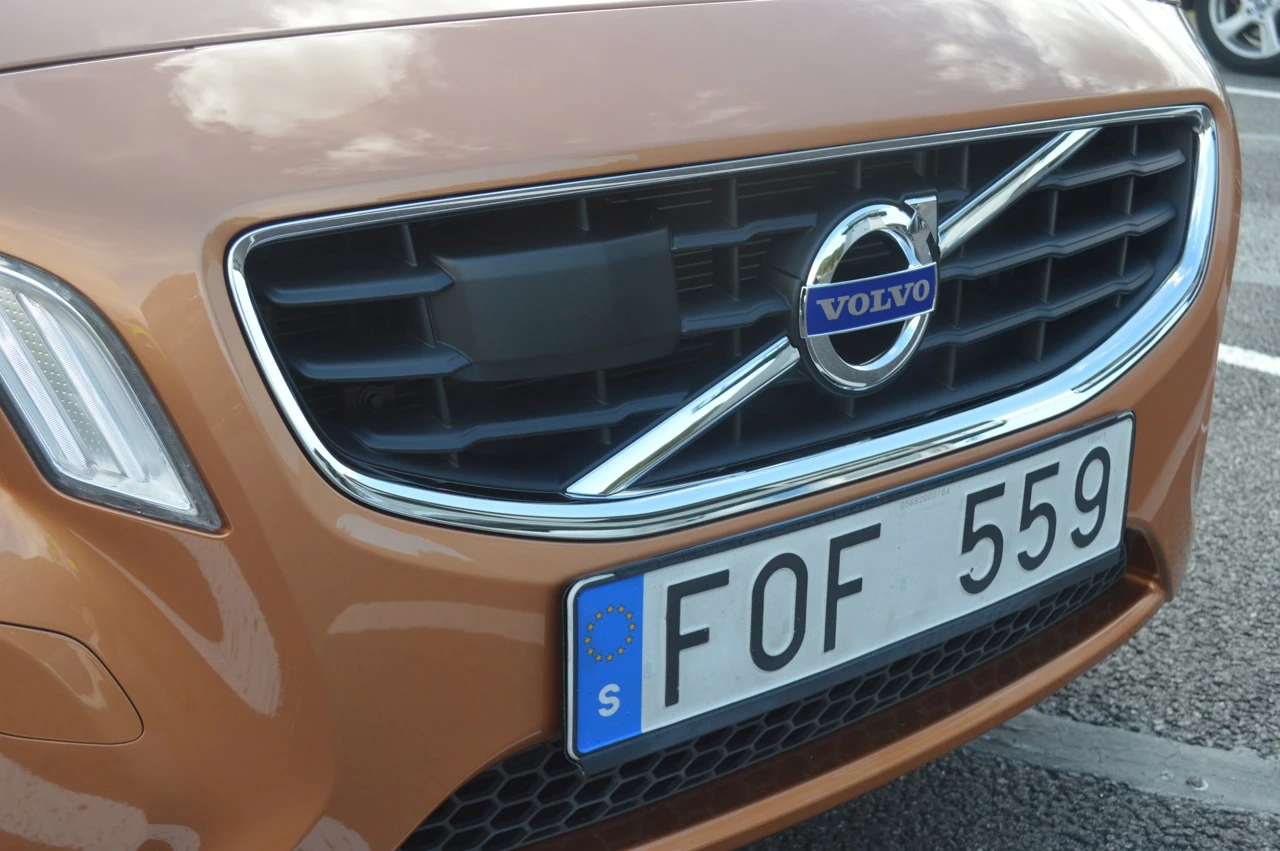 Volvo's Adaptive Cruise Control prototype has radar mounted on the front grill (Photo: Gizmag)