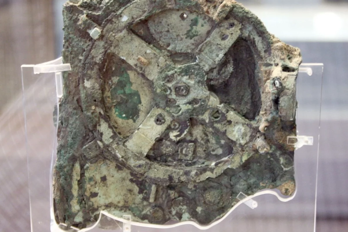 The Antikythera Mechanism is the world's oldest computer (Photo: Giovanni Dall Orto)
