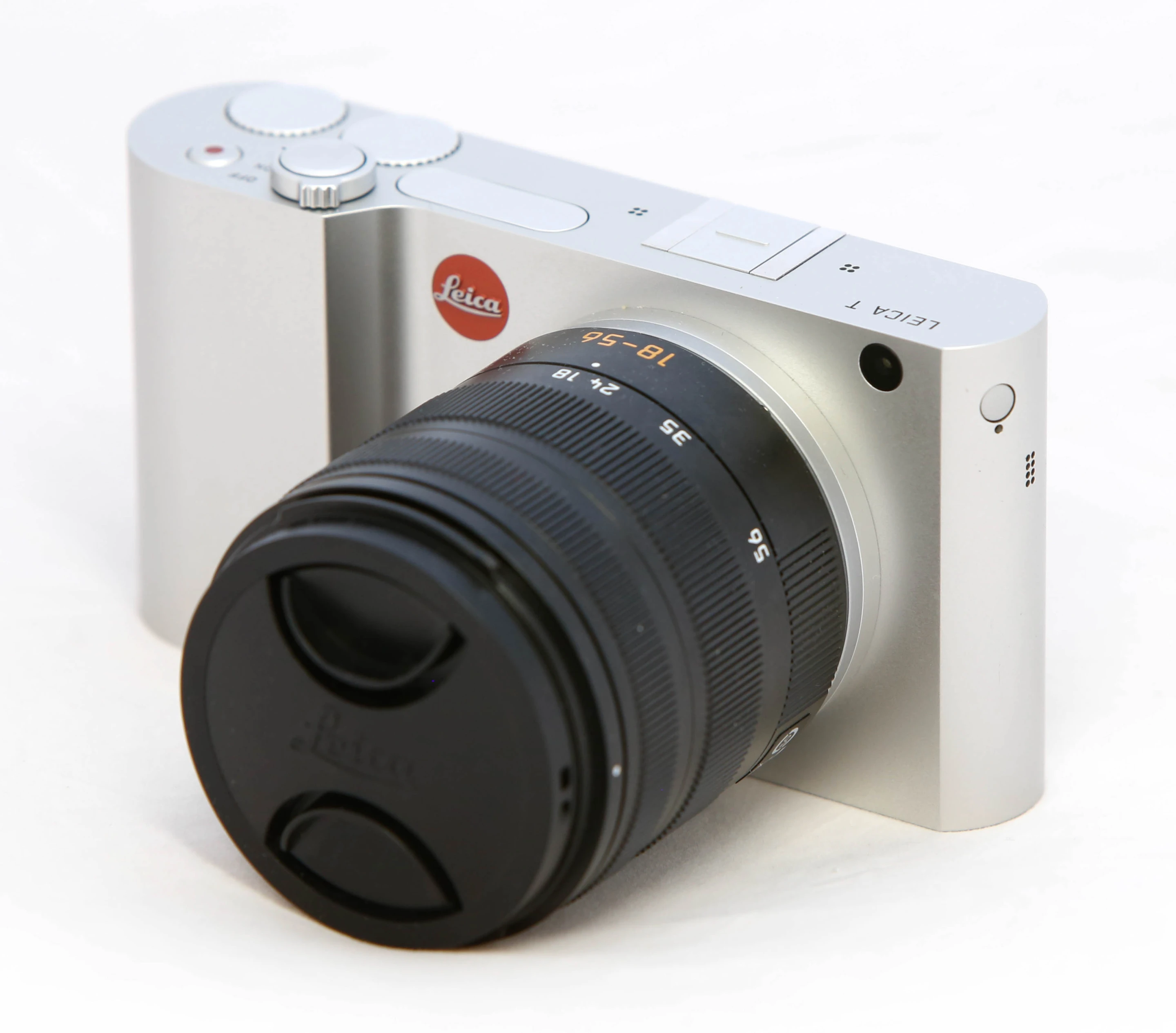 Leica T with 18-56mm Vario-Elmar-T lens (Photo: Loz Blain/Gizmag)