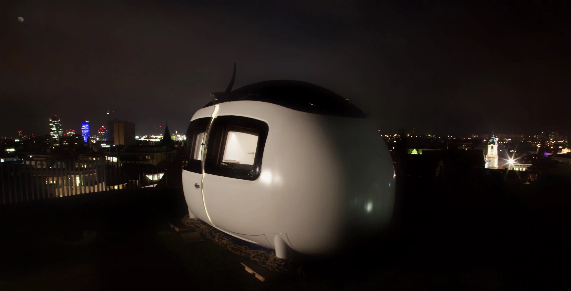 Like the Covo, the Ecocapsule can be controlled by an iOS or Android app, which monitors how much power is being used and can adjust lighting, ventilation, etc