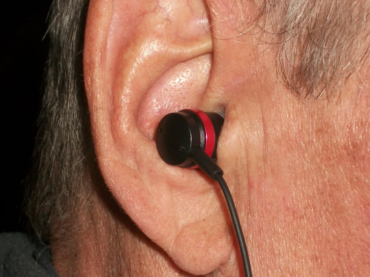 My father-in-law did not take to the bud-style earphones at all, whereas I found them to be very comfortable