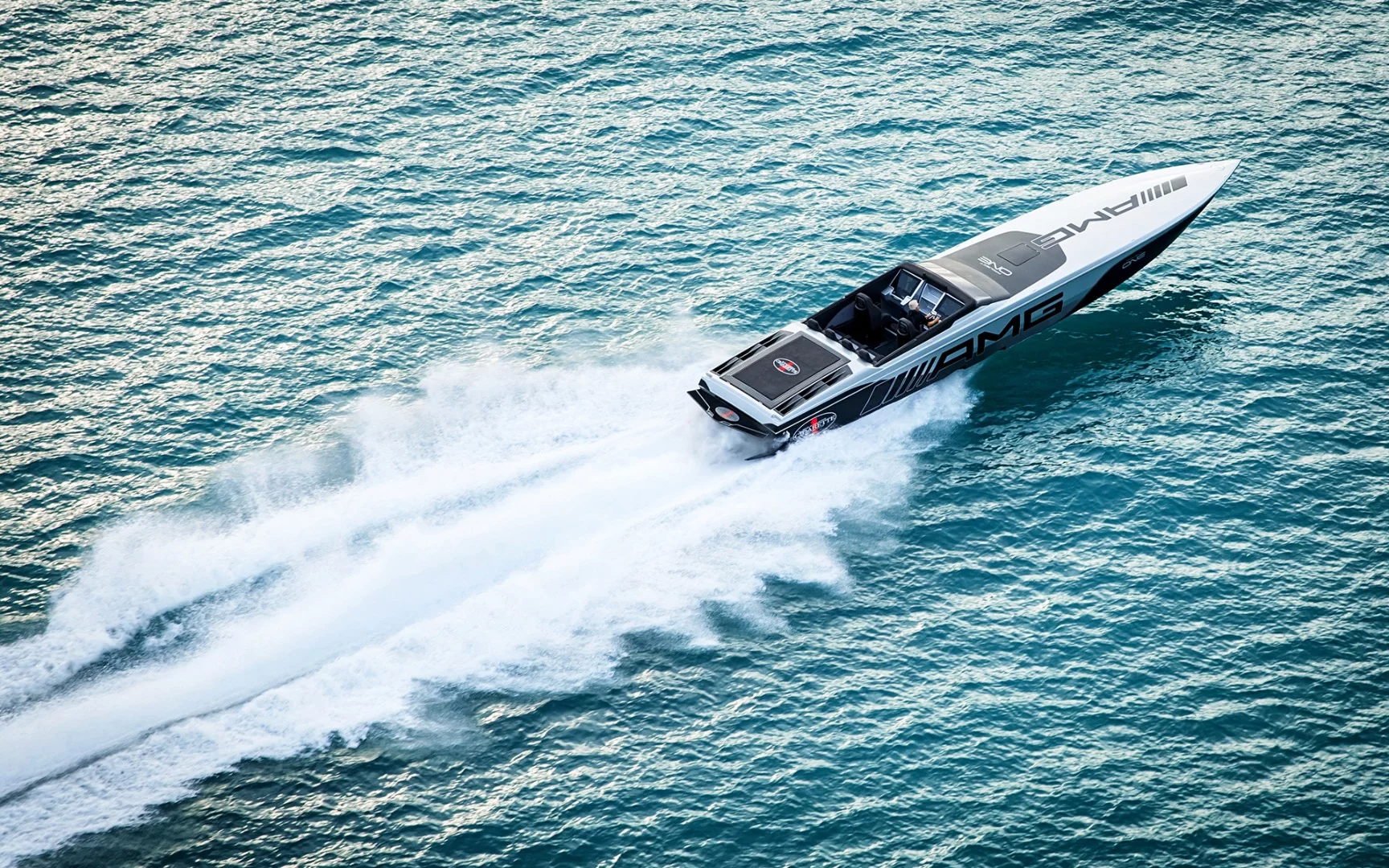 Cigarette Racing and Mercedes-AMG team up once again, this time on the 515 Project One boat