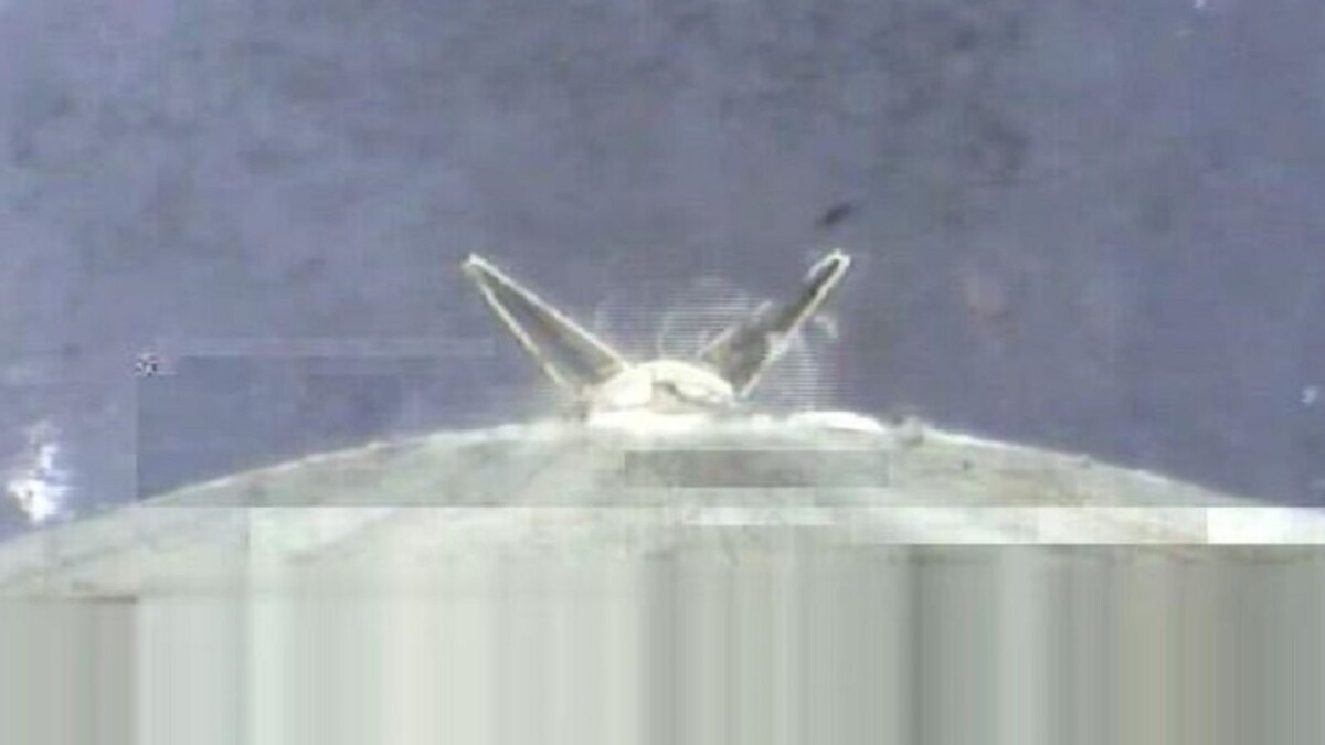 Falcon 9 soft landing in the Atlantic Ocean (Image: SpaceX)