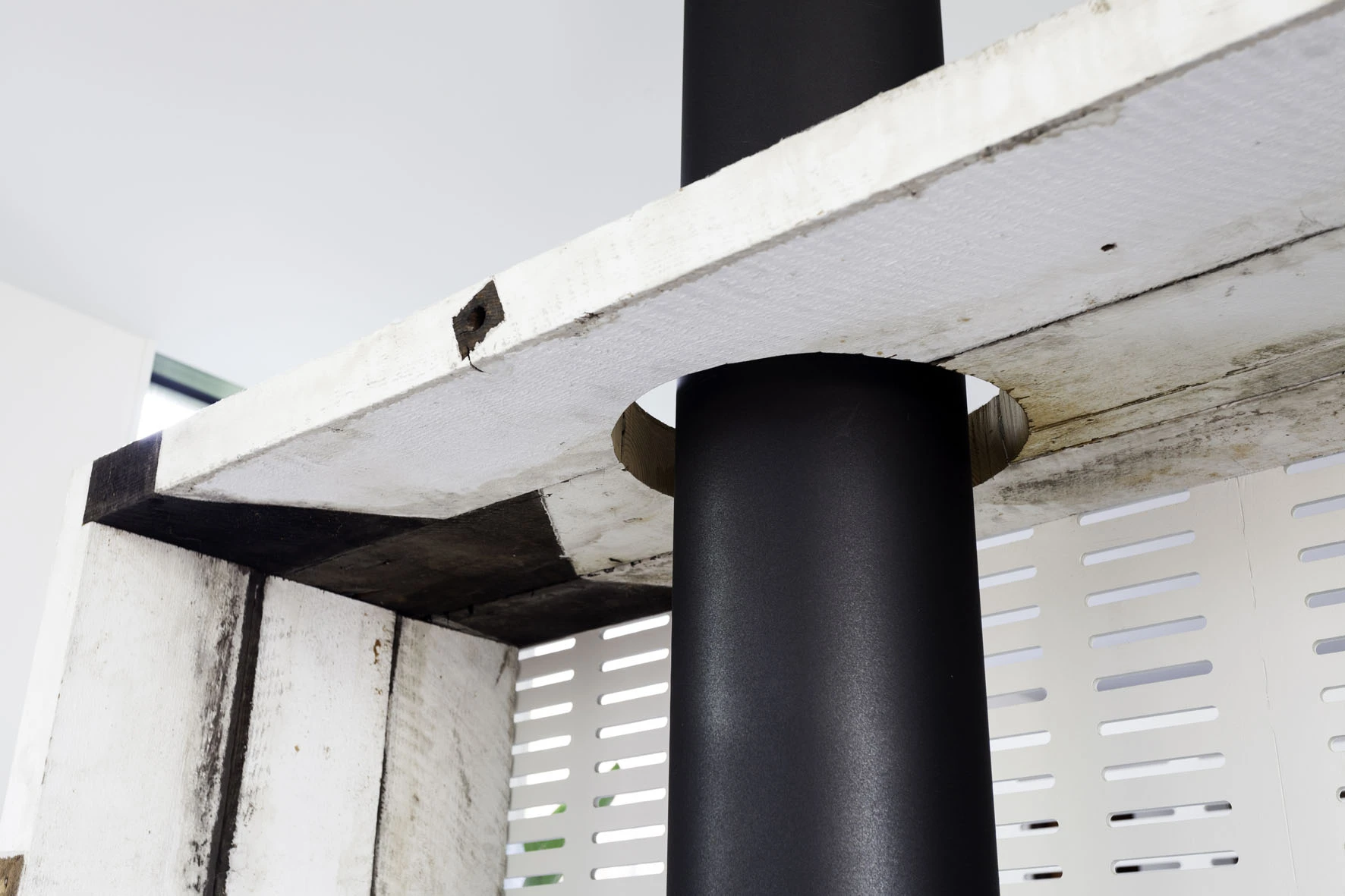 The property incorporates rainwater collection, passive cooling, and a computer controlled lighting system to reduce energy requirements (Photo: Brilliant Creek)