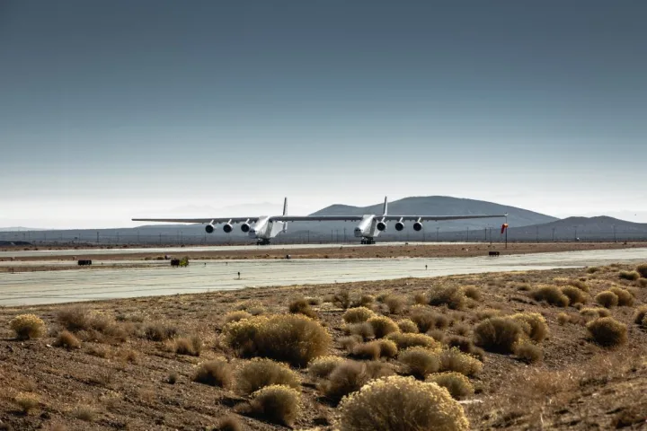 The latest taxi test brings Stratolaunch closer to take-off