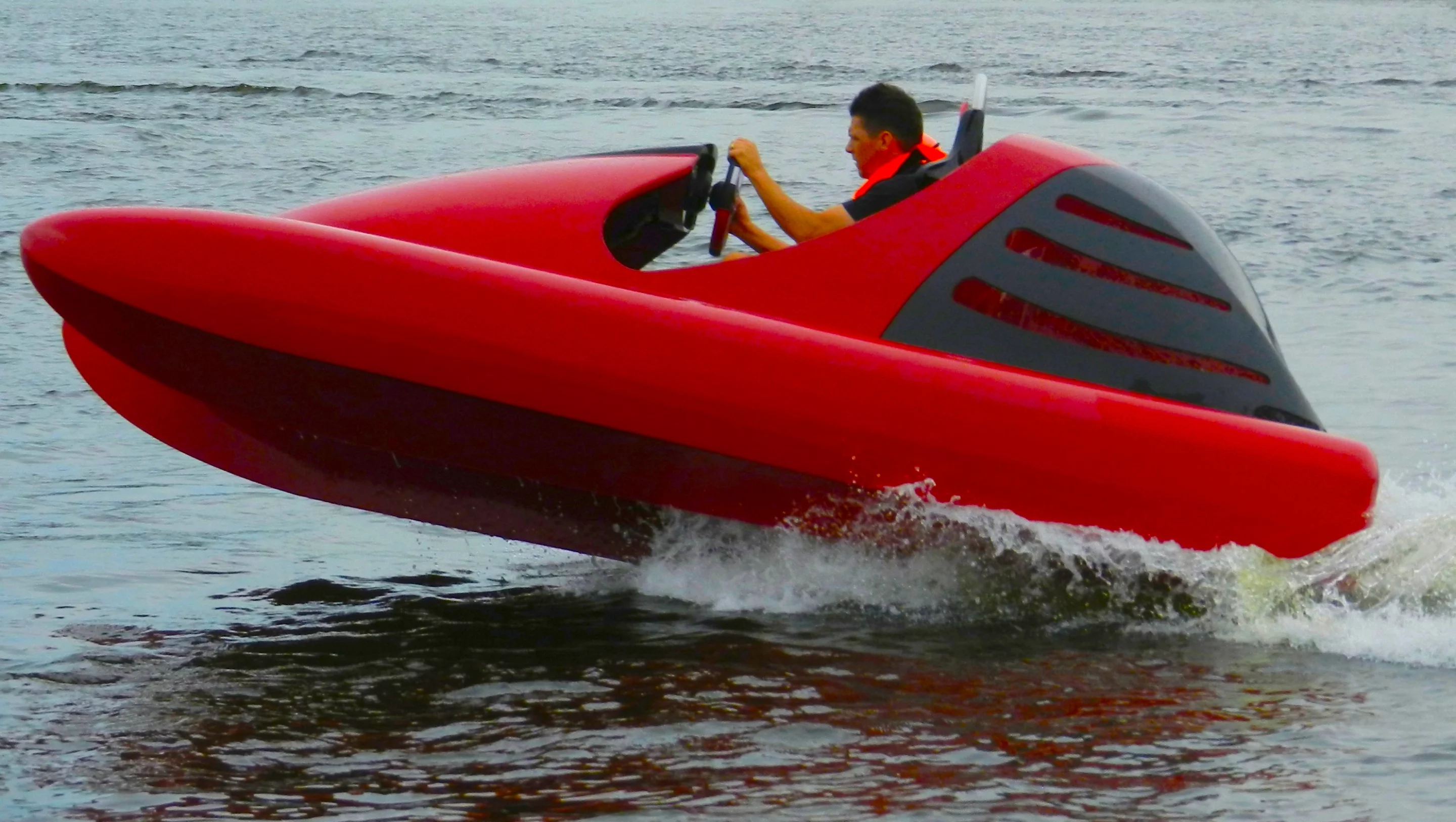The Wokart has two lightweight asymmetric catamaran hulls (Photo: Wokart)