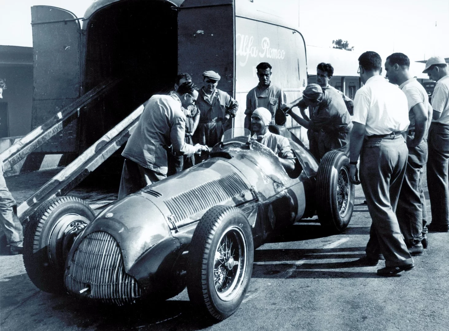 Alfa Romeo won the first nine races it contested in Formula One, taking the inaugural 1950 Championship and the 1951 title too. That's Nino Farina in the Alfa F1 car in 1950