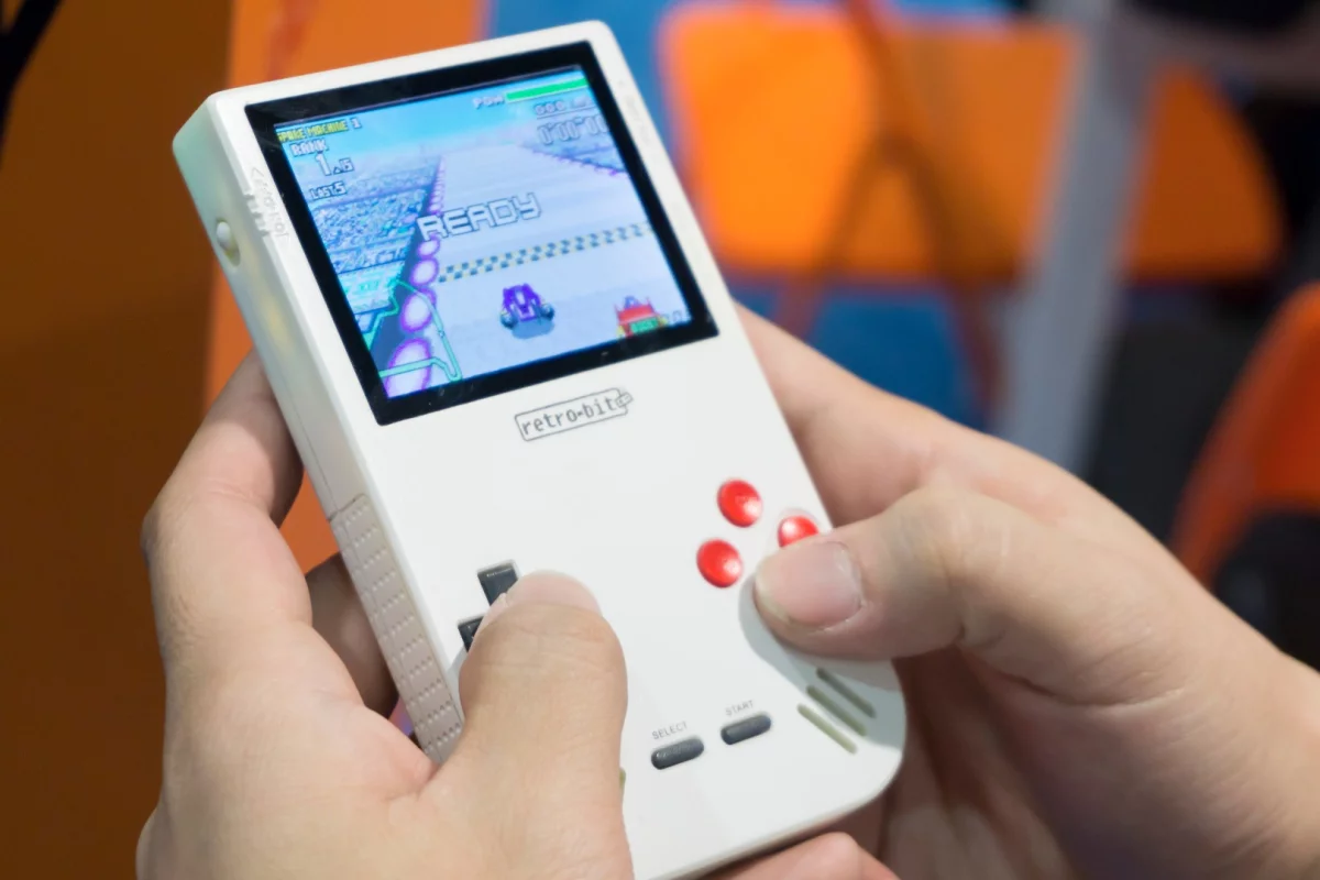 New Atlas goes hands-on with the Super Retro Boy console