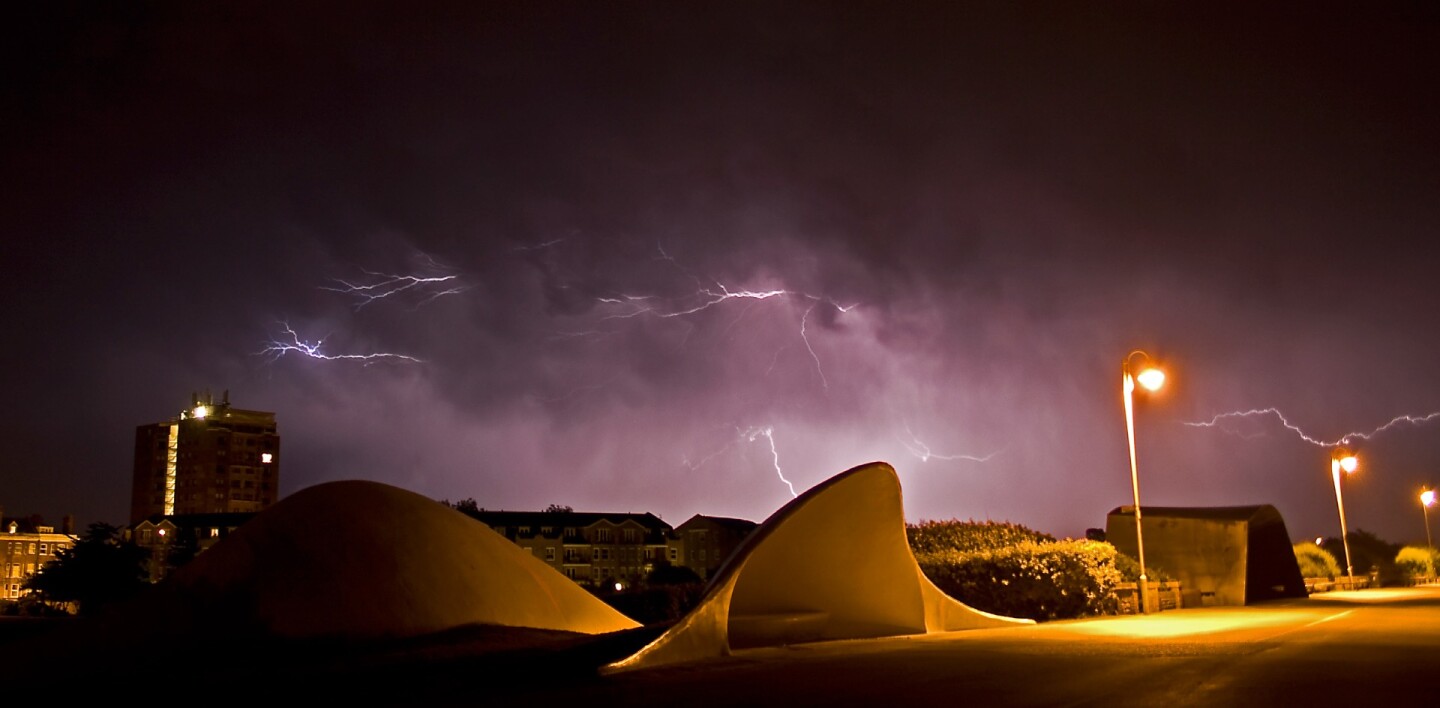 Stage by the Sea, Littlehampton, UK (by Expedition Engineering)