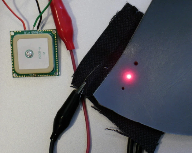 Uploading of a home destination can be achieved with the use of custom-made mapping software, via USB cable