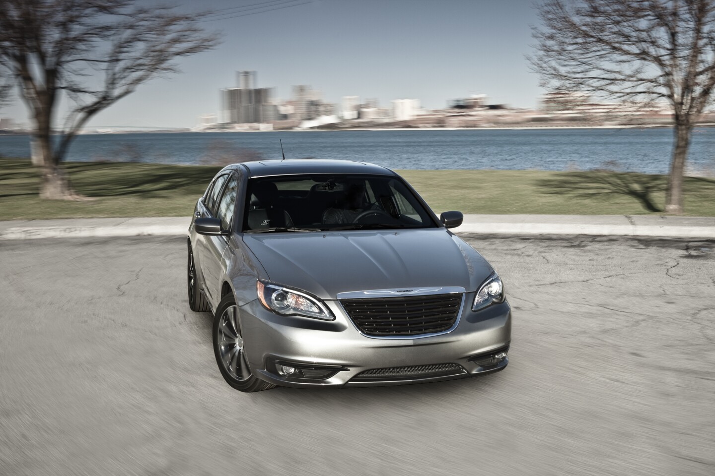2013 Chrysler 200 is an IIHS Top Safety Pick+