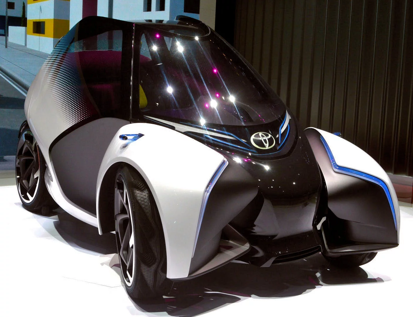 The i-Tril offers an impressively tight turning circle of just four meters