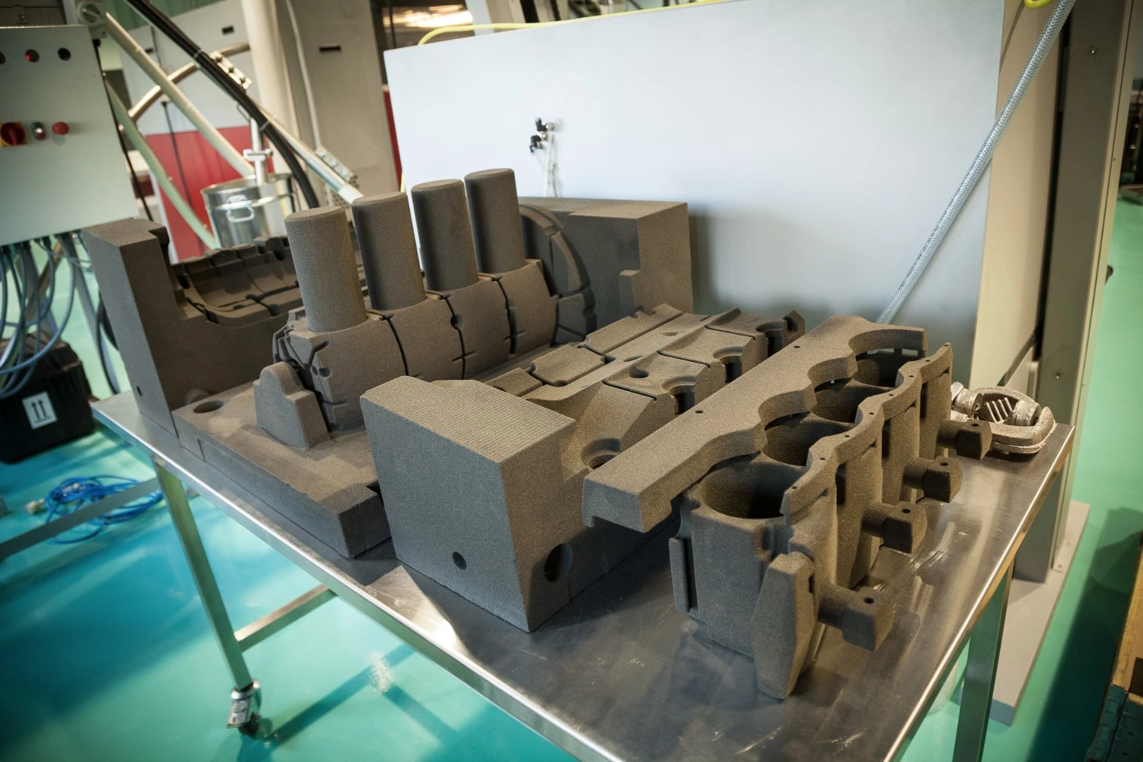 Voxeljet VX1000 sand printer - printed sand casting molds for engine parts