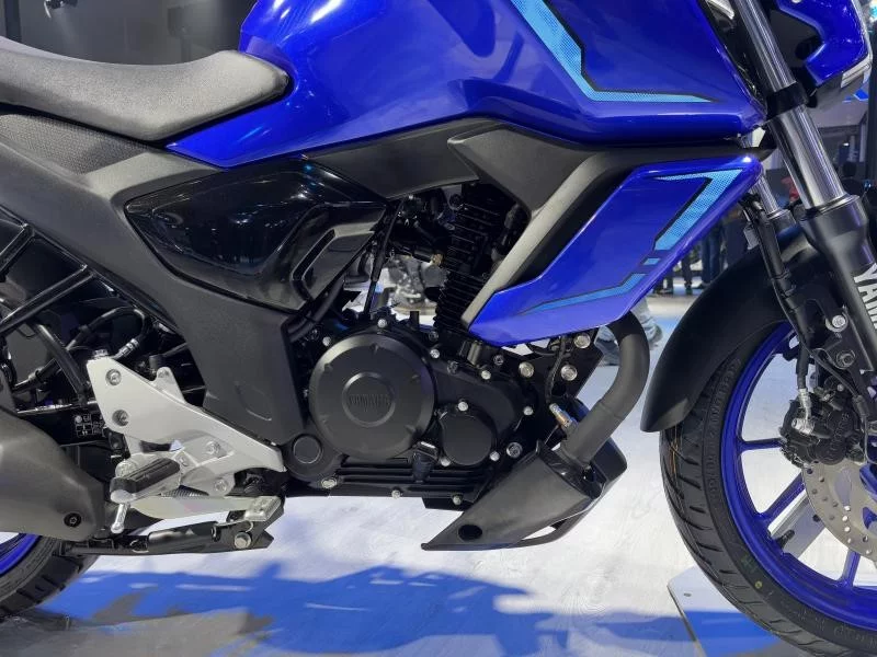 The Yamaha FZ-S Hybrid comes with additional features like single-channel ABS and traction control for added safety