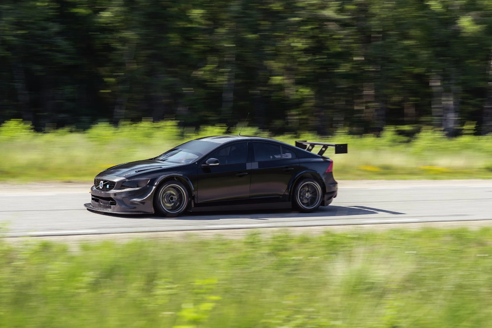The package sits on 18-inch wheels