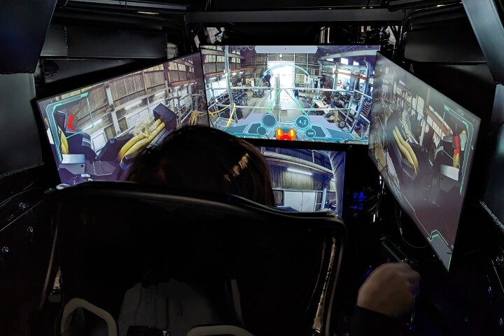 The Archax's four view screens