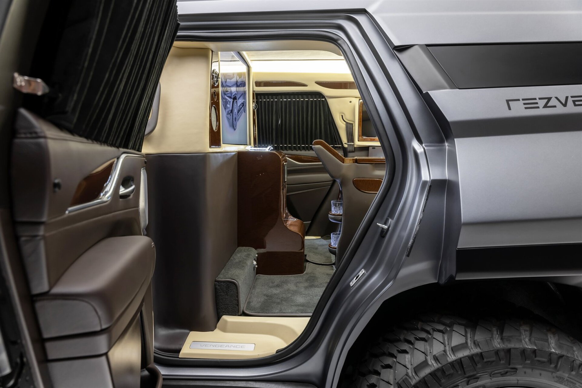 Rezvani Vengeance: Because who wants just a Cadillac Escalade?