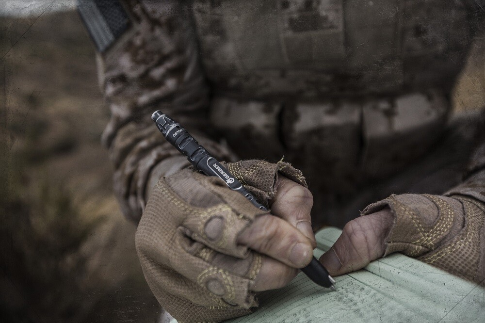 The Impromptu Tactical Pen can be used in all weather and even upside down