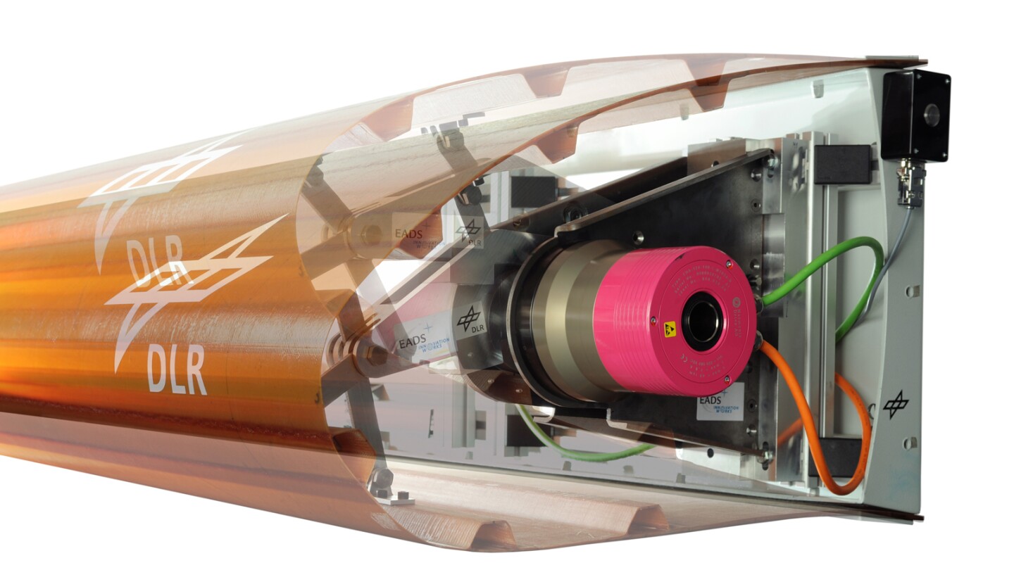 Morphing leading edge reduces drag and noise in takeoff and landing
