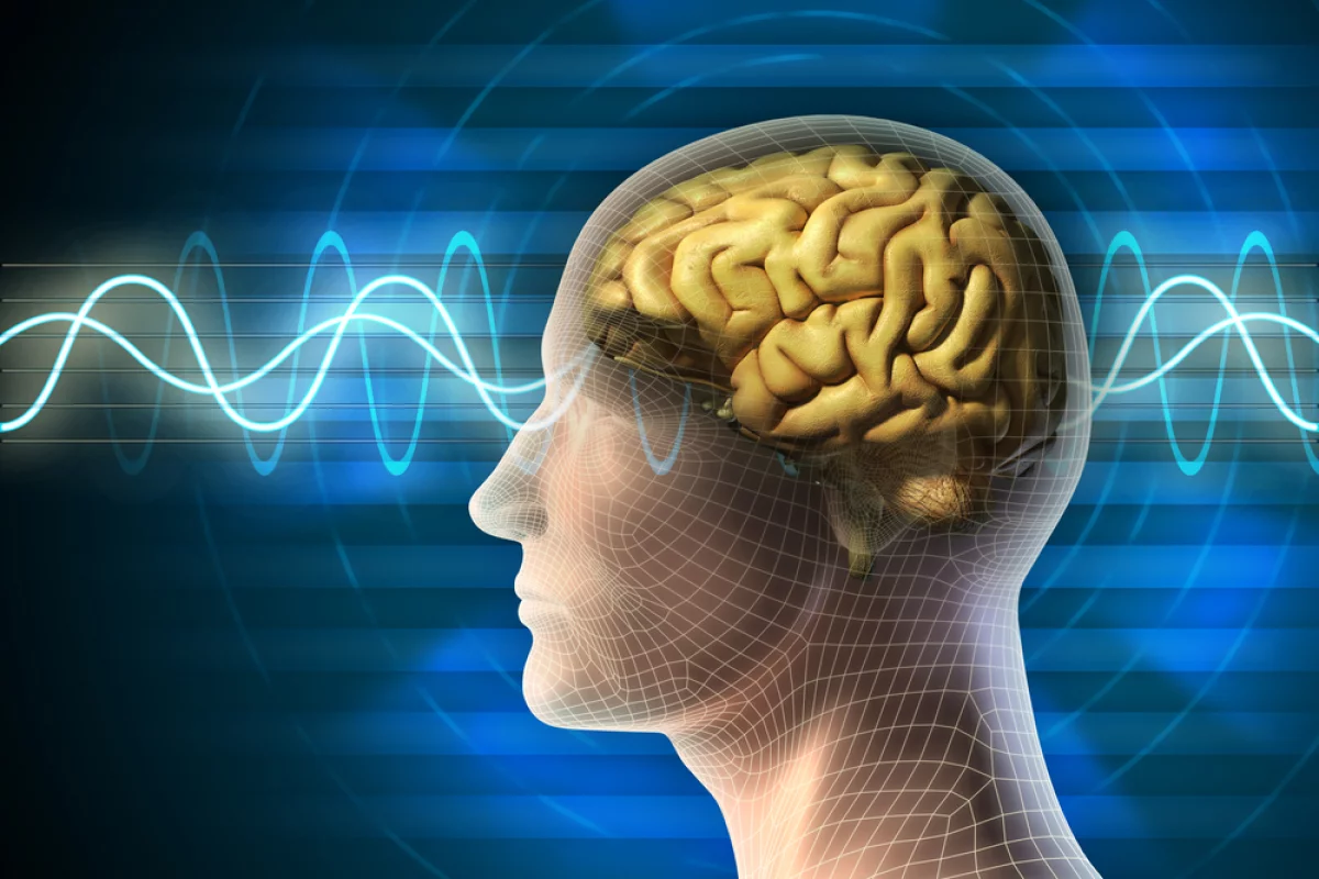 The US Department of Defense is pushing for the development of cheap, wearable systems that can detect the brain waves of people and display the data on smartphones or tablets (Image: Shutterstock)